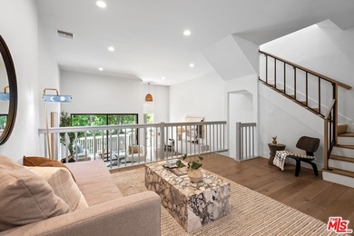 Beach Townhome/Townhouse For Sale in Marina Del Rey, California