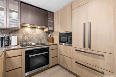 Beach Condo For Sale in Honolulu, Hawaii