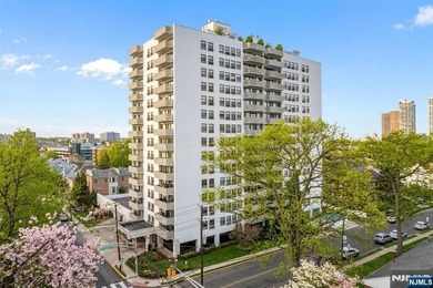 Beach Condo For Sale in Fort Lee, New Jersey
