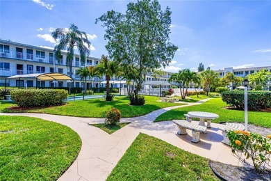 Beach Condo For Sale in Miami, Florida