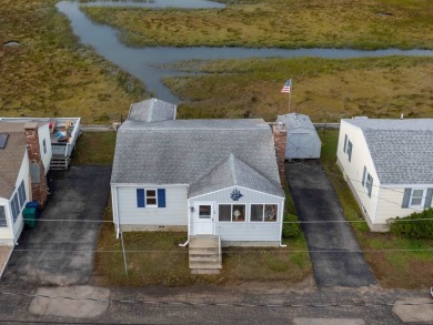 Beach Home For Sale in Hampton, New Hampshire