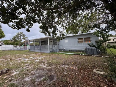 Beach Home For Sale in Palm Beach Gardens, Florida