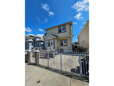Beach Townhome/Townhouse For Sale in Jamaica, New York
