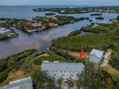 Beach Townhome/Townhouse For Sale in Palm Harbor, Florida