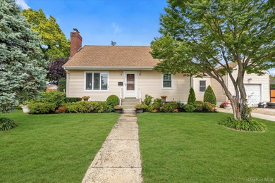 Beach Home Sale Pending in Baldwin, New York