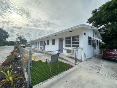 Beach Townhome/Townhouse For Sale in Lake Worth Beach, Florida