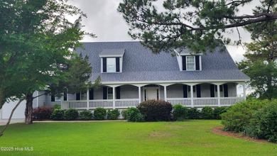 Beach Home For Sale in Beaufort, North Carolina