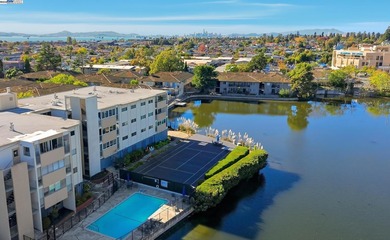 Beach Condo Sale Pending in Alameda, California
