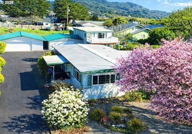 Beach Home For Sale in Brookings, Oregon
