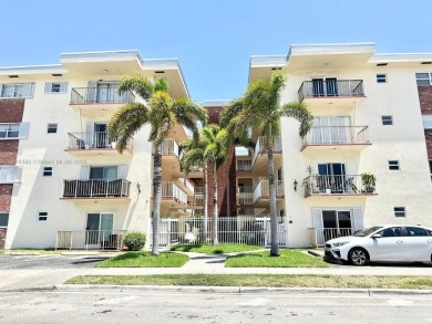 Beach Condo For Sale in Hollywood, Florida