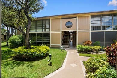 Beach Condo For Sale in Tamarac, Florida
