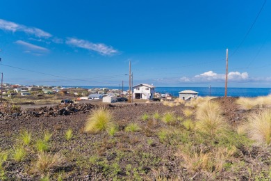 Beach Lot For Sale in Captain Cook, Hawaii