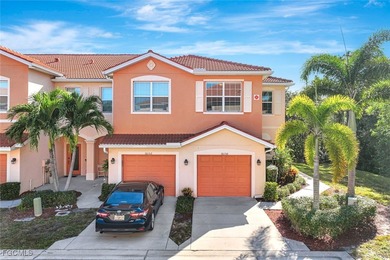 Beach Townhome/Townhouse For Sale in Fort Myers, Florida
