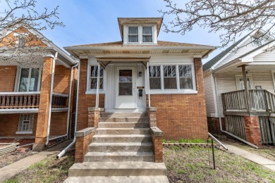 Beach Home Sale Pending in Whiting, Indiana