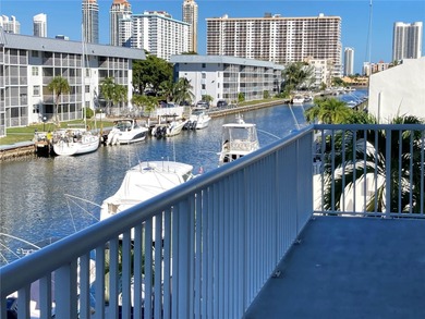 Beach Condo For Sale in North Miami Beach, Florida