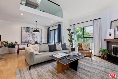 Beach Townhome/Townhouse For Sale in Santa Monica, California