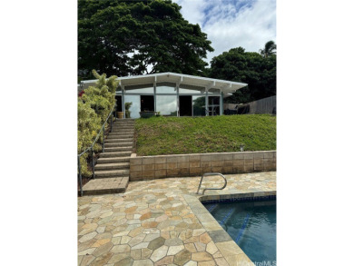 Beach Home Sale Pending in Kaneohe, Hawaii