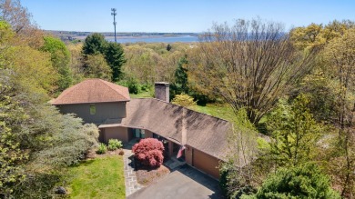 Beach Home For Sale in Old Saybrook, Connecticut