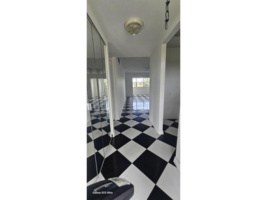 Beach Condo For Sale in Sunrise, Florida