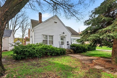 Beach Home Sale Pending in Muskegon, Michigan