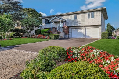 Beach Home Sale Pending in Oakdale, New York