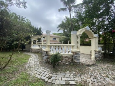 Beach Home For Sale in West Palm Beach, Florida