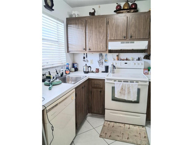 Beach Condo For Sale in Sunrise, Florida
