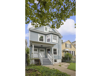 Beach Home For Sale in Chicago, Illinois