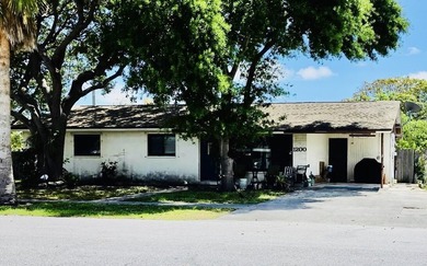 Beach Home Sale Pending in Lantana, Florida