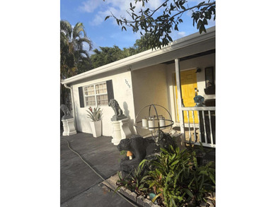 Beach Home For Sale in Boynton Beach, Florida