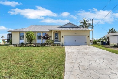 Beach Home For Sale in Matlacha, Florida