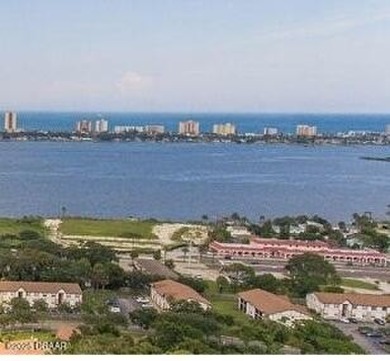 Beach Condo For Sale in South Daytona, Florida