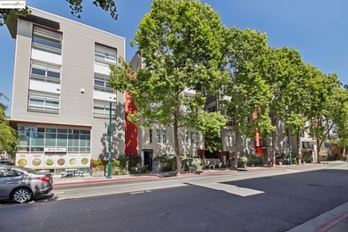 Beach Condo For Sale in Emeryville, California