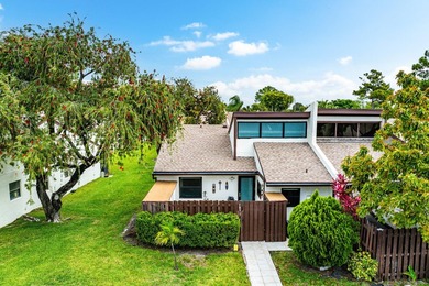 Beach Home For Sale in West Palm Beach, Florida