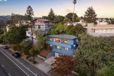 Beach Townhome/Townhouse For Sale in Oakland, California