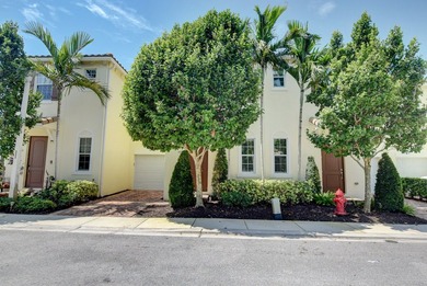Beach Townhome/Townhouse For Sale in Boynton Beach, Florida