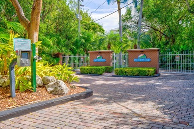 Beach Condo For Sale in Plantation Key, Florida