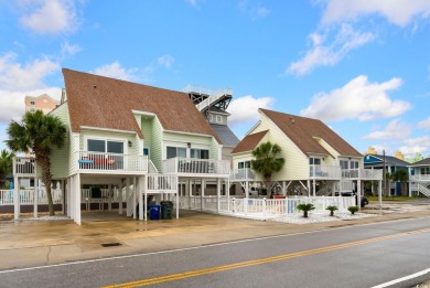 Beach Home For Sale in North Myrtle Beach, South Carolina