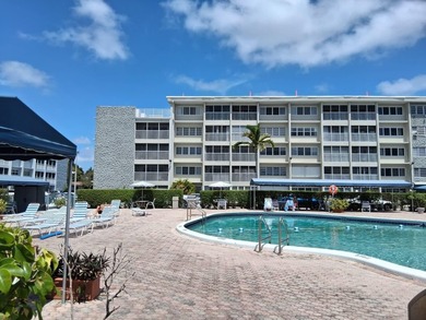 Beach Condo For Sale in Hallandale Beach, Florida