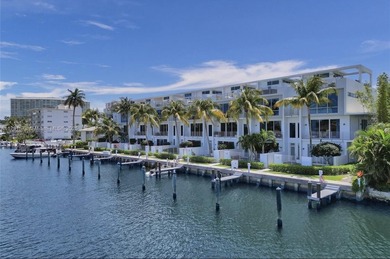 Beach Townhome/Townhouse For Sale in Pompano Beach, Florida