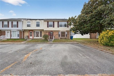 Beach Townhome/Townhouse For Sale in Virginia Beach, Virginia
