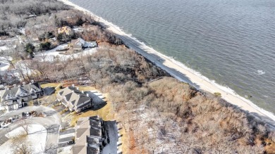 Beach Condo Sale Pending in Riverhead, New York