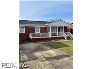 Beach Home For Sale in Hampton, Virginia