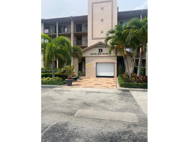 Beach Condo For Sale in Pembroke Pines, Florida