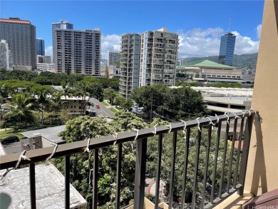 Beach Condo For Sale in Honolulu, Hawaii