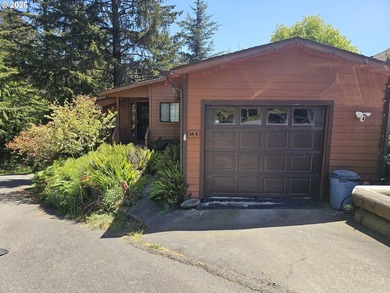 Beach Home For Sale in Brookings, Oregon