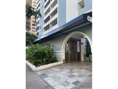 Beach Condo For Sale in Honolulu, Hawaii