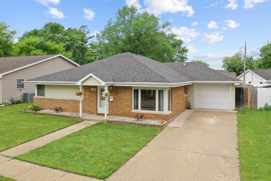 Beach Home For Sale in Green Bay, Wisconsin