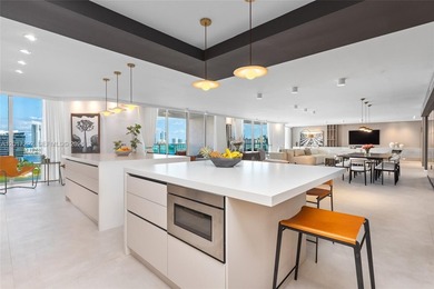 Beach Condo For Sale in Aventura, Florida