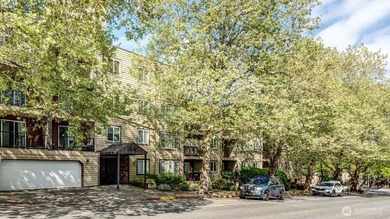 Beach Condo For Sale in Seattle, Washington